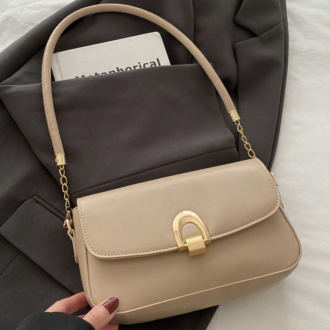 Bolsa Feminina de Ombro com Detalhe Metálico