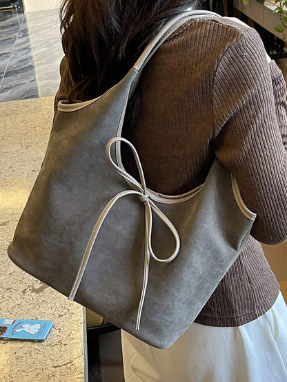 Bolsa de Ombro Florence Luxo em Camurça Sintética com Laço Elegante e Espaçosa