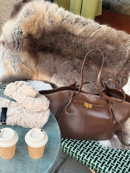 Bolsa Shopper Gerda Luxuosa Couro Vegano: Elegância Atemporal e Espaçosa para o Dia a Dia