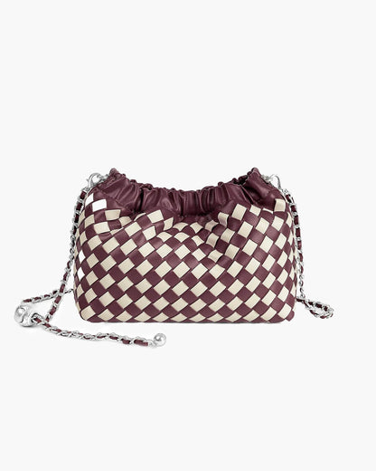 Bolsa Phoebe Vegana: Design Trançado, Alça Corrente, Versátil e Elegante