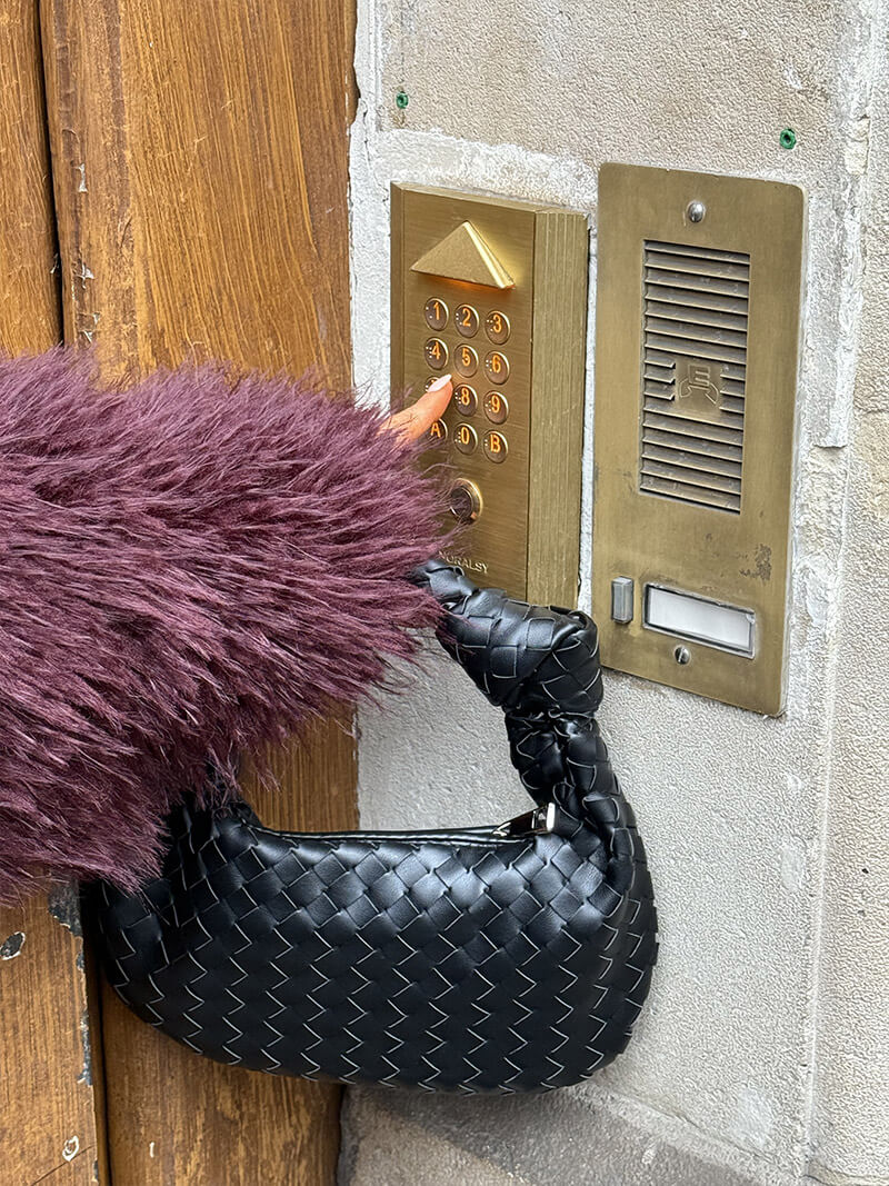 Bolsa Mini Trançada Vegana SOERA Elegante Diária Compacta com Alça Ajustável